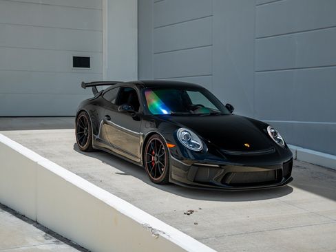 Used 2018 Porsche 911 GT3 RWD image 36
