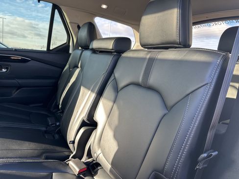 Used 2023 Honda Pilot Touring image 17