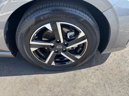 Used 2025 Nissan Sentra SV FWD image 30