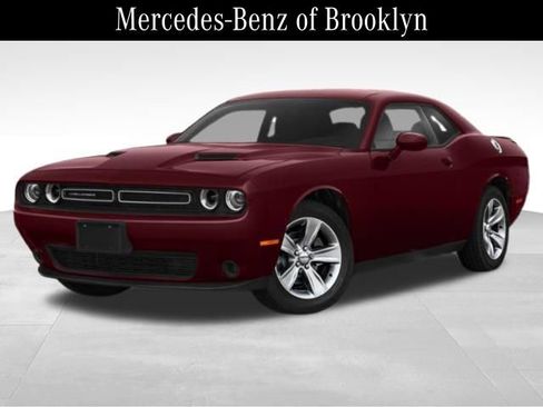 Used 2020 Dodge Challenger SXT w/ Blacktop Package RWD image 1