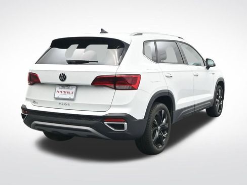 Used 2024 Volkswagen Taos SE image 5