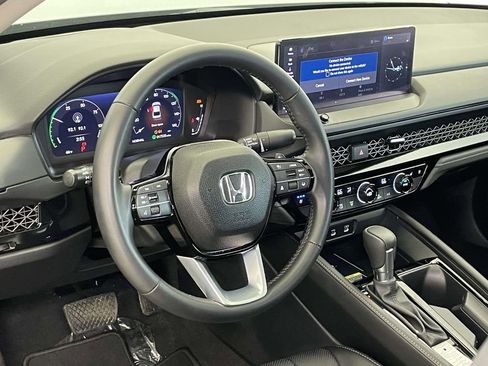 Used 2024 Honda Accord Touring image 4