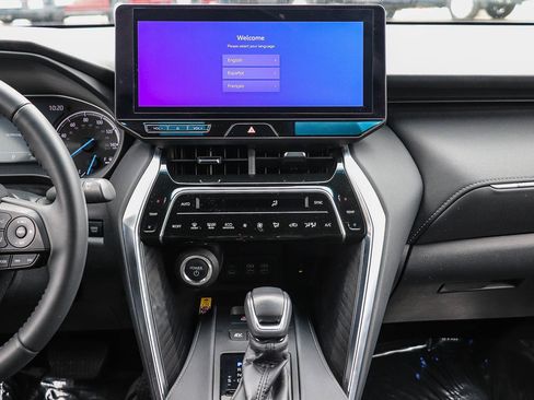 Certified 2024 Toyota Venza XLE AWD/4WD image 13