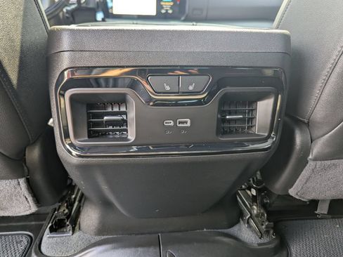 Used 2024 GMC Sierra 2500 AT4 w/ AT4 Premium Plus Package AWD/4WD image 40