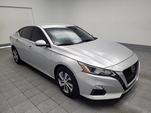 Used 2020 Nissan Altima 2.5 S FWD image 13