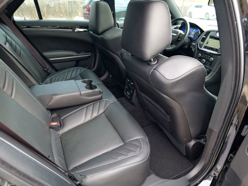 Used 2023 Chrysler 300 C image 29