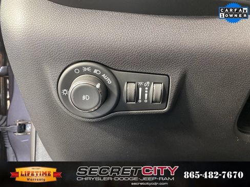 Used 2024 Jeep Compass Latitude AWD/4WD image 14