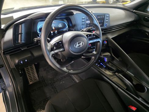 Certified 2025 Hyundai Elantra Sport FWD image 24