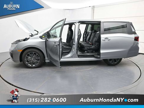 New 2026 Honda Odyssey Touring image 37