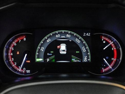 Used 2019 Toyota RAV4 Limited FWD image 11