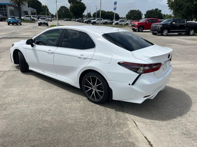 Used 2023 Toyota Camry SE FWD image 4