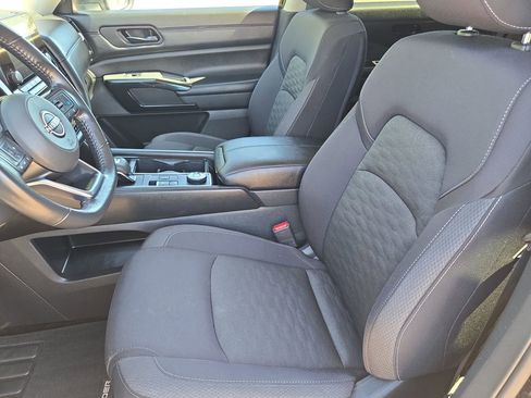 Certified 2024 Nissan Pathfinder SV image 14