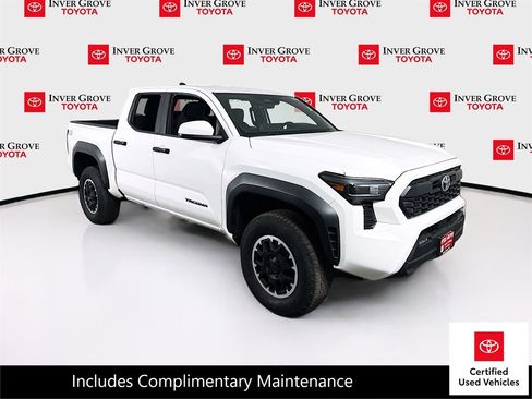 Certified 2024 Toyota Tacoma TRD Off-Road image 3