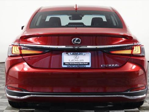 Certified 2024 Lexus ES 300h w/ Luxury Package FWD image 5