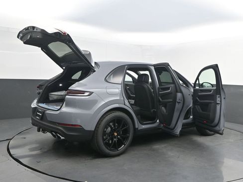 New 2026 Porsche Cayenne image 29