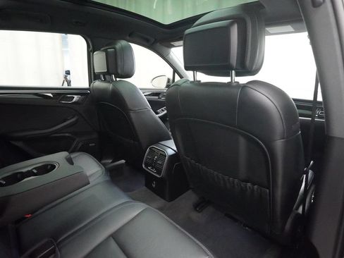 Used 2020 Porsche Macan AWD/4WD image 28