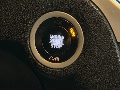Used 2018 Chrysler 300 Limited w/ Safetytec Plus Group AWD/4WD image 43