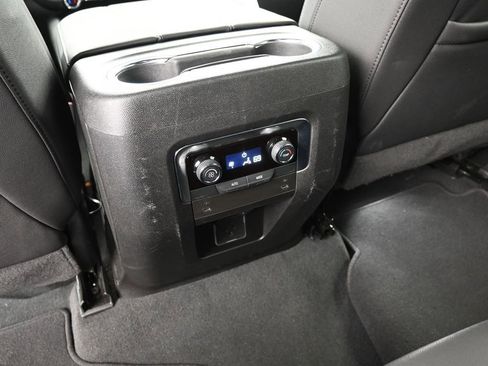 Used 2025 Chevrolet Tahoe Z71 AWD/4WD image 21