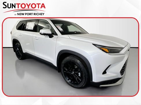 New 2026 Toyota Grand Highlander AWD Hybrid image 1