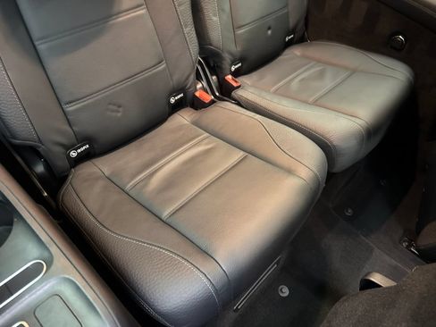 Used 2023 Mercedes-Benz GLS 580 4MATIC image 40