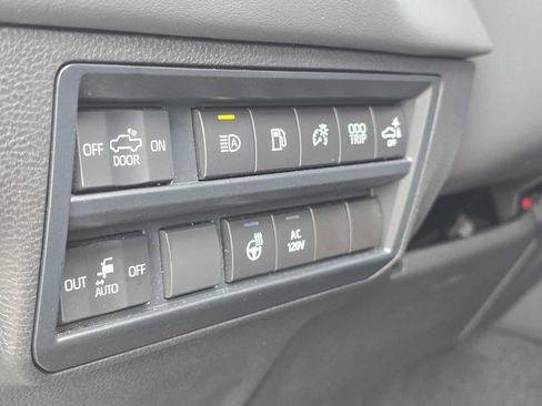 Used 2024 Toyota Tundra Platinum AWD/4WD image 25