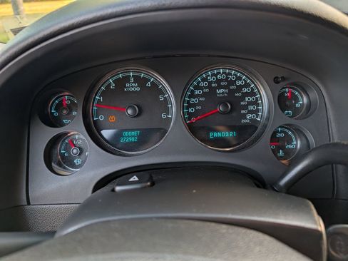 Used 2008 Chevrolet Suburban LT image 15