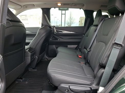 New 2026 INFINITI QX60 Luxe w/ Family Package image 6