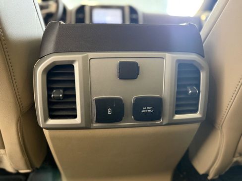 Used 2020 Ford F150 Lariat image 19