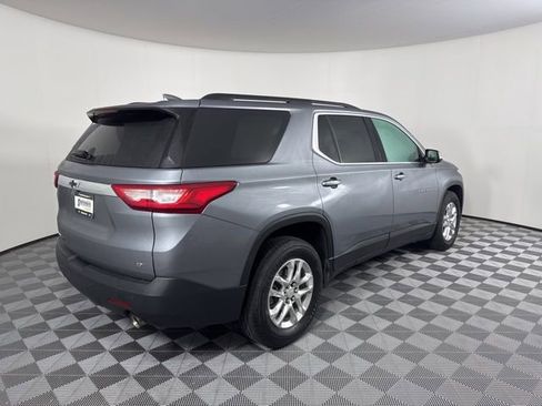 Used 2020 Chevrolet Traverse LT w/ Driver Confidence II Package image 3