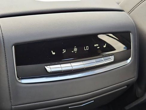 Used 2025 Cadillac Escalade ESV Sport w/ LPO, ONYX Package AWD/4WD image 21