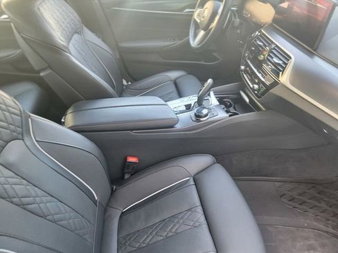 Used 2023 BMW M550i xDrive w/ Executive Package AWD/4WD image 21