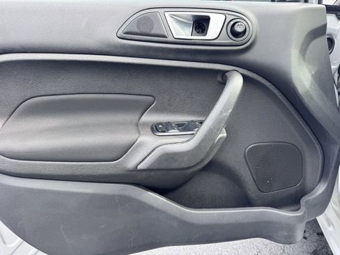 Used 2015 Ford Fiesta SE image 17
