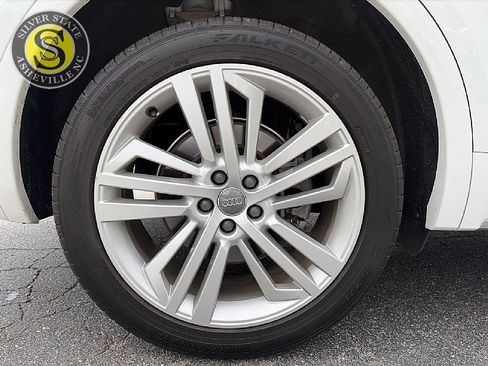 Used 2019 Audi Q5 2.0T Premium Plus w/ Premium Plus Package AWD/4WD image 9