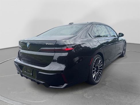 New 2026 BMW 740i RWD image 6