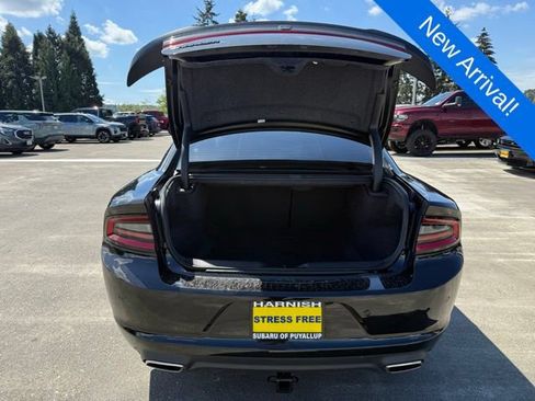 Used 2022 Dodge Charger SXT w/ Blacktop Package RWD image 9