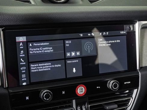 New 2026 Porsche Macan image 23