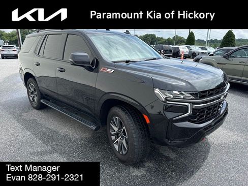 Used 2022 Chevrolet Tahoe Z71 w/ Luxury Package AWD/4WD image 3