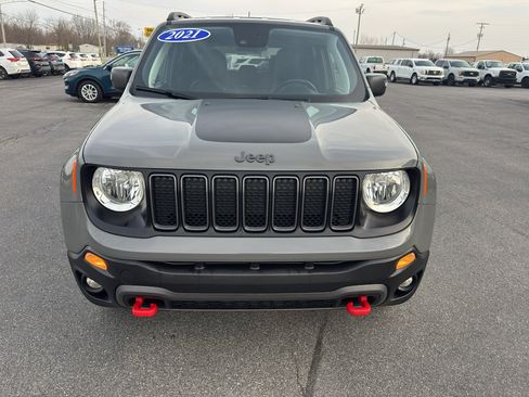 Used 2021 Jeep Renegade Trailhawk image 4