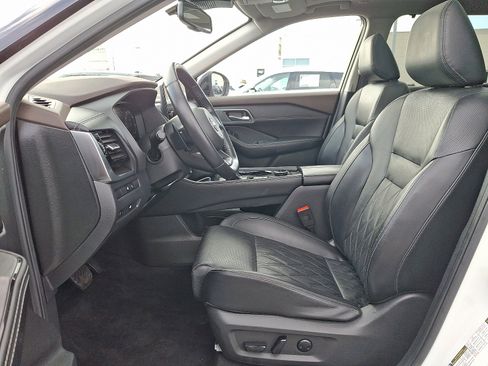 Used 2023 Nissan Rogue Platinum w/ Platinum Premium Package image 13