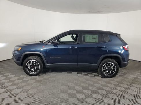 New 2026 Jeep Compass Trailhawk w/ Sun, Sound & Navigation Group AWD/4WD image 7