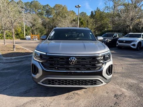 New 2026 Volkswagen Atlas Cross Sport SE FWD image 2