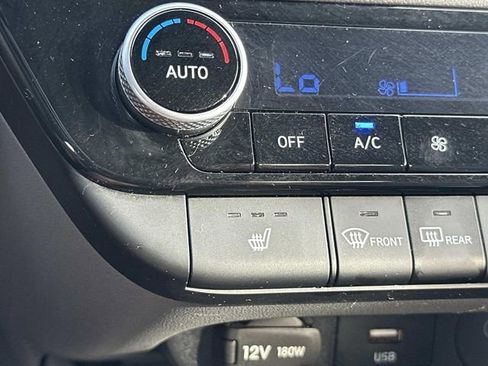 Used 2025 Hyundai Elantra SEL image 21