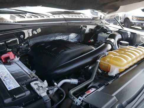 Used 2016 Ford F150 Lariat w/ Equipment Group 501A Mid AWD/4WD image 15