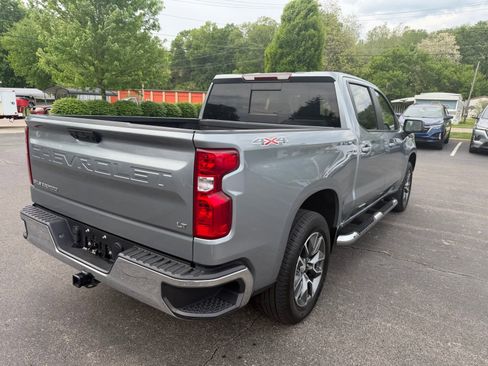 Used 2023 Chevrolet Silverado 1500 LT w/ Convenience Package II AWD/4WD image 5