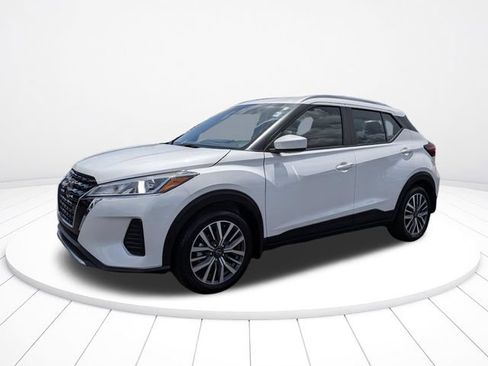 Used 2024 Nissan Kicks SV FWD image 7