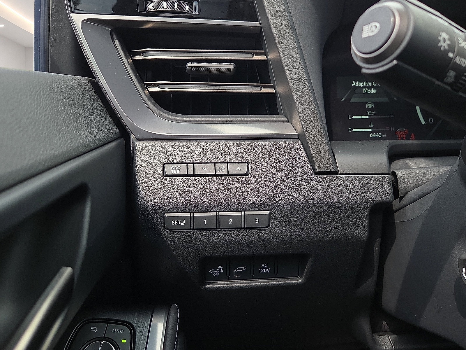 Used 2026 Lexus GX 550 w/ Accessory Package (2T) AWD/4WD image 23