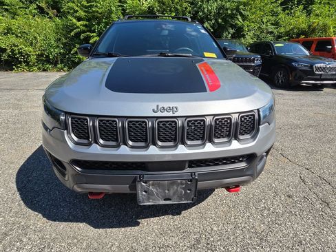 Used 2023 Jeep Compass Trailhawk AWD/4WD image 12