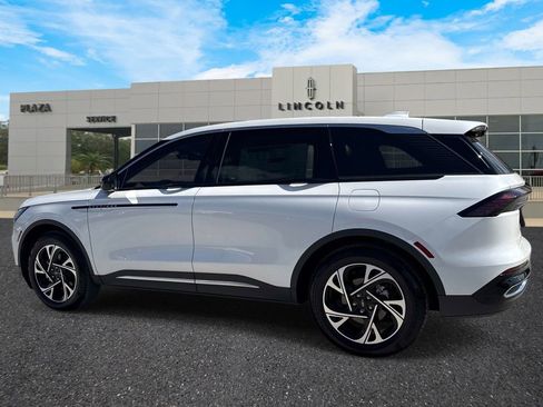 New 2026 Lincoln Nautilus Premier image 5