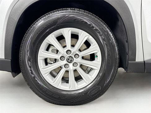 Certified 2025 Toyota Grand Highlander AWD image 12