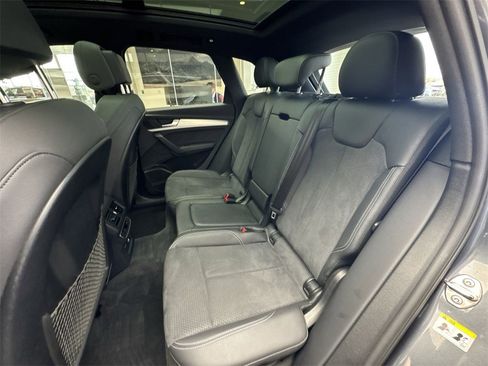 Certified 2024 Audi Q5 e Premium Plus image 23